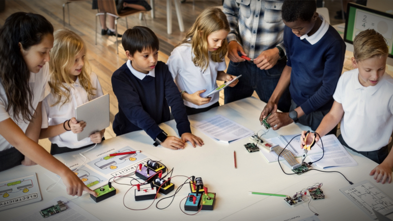 Scientists In School